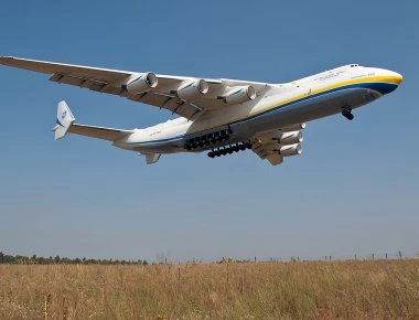 An-225: Δείτε το μεγαλύτερο μεταφορικό αεροσκάφους του κόσμου να απογειώνεται